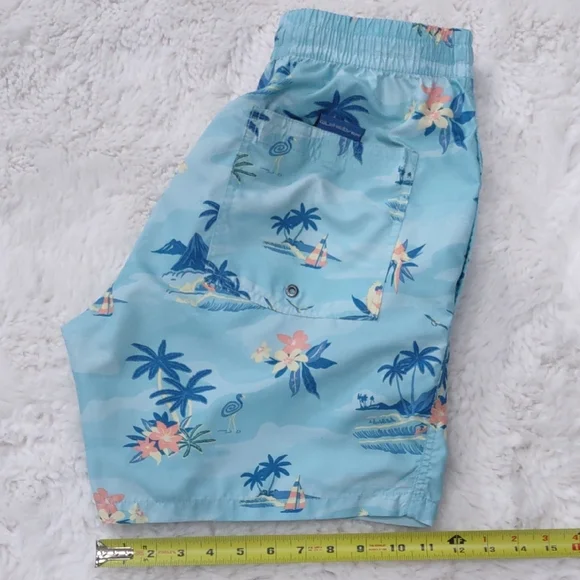 Quiksilver Men's Blue Tropical Print Shorts - Picture 17 of 17